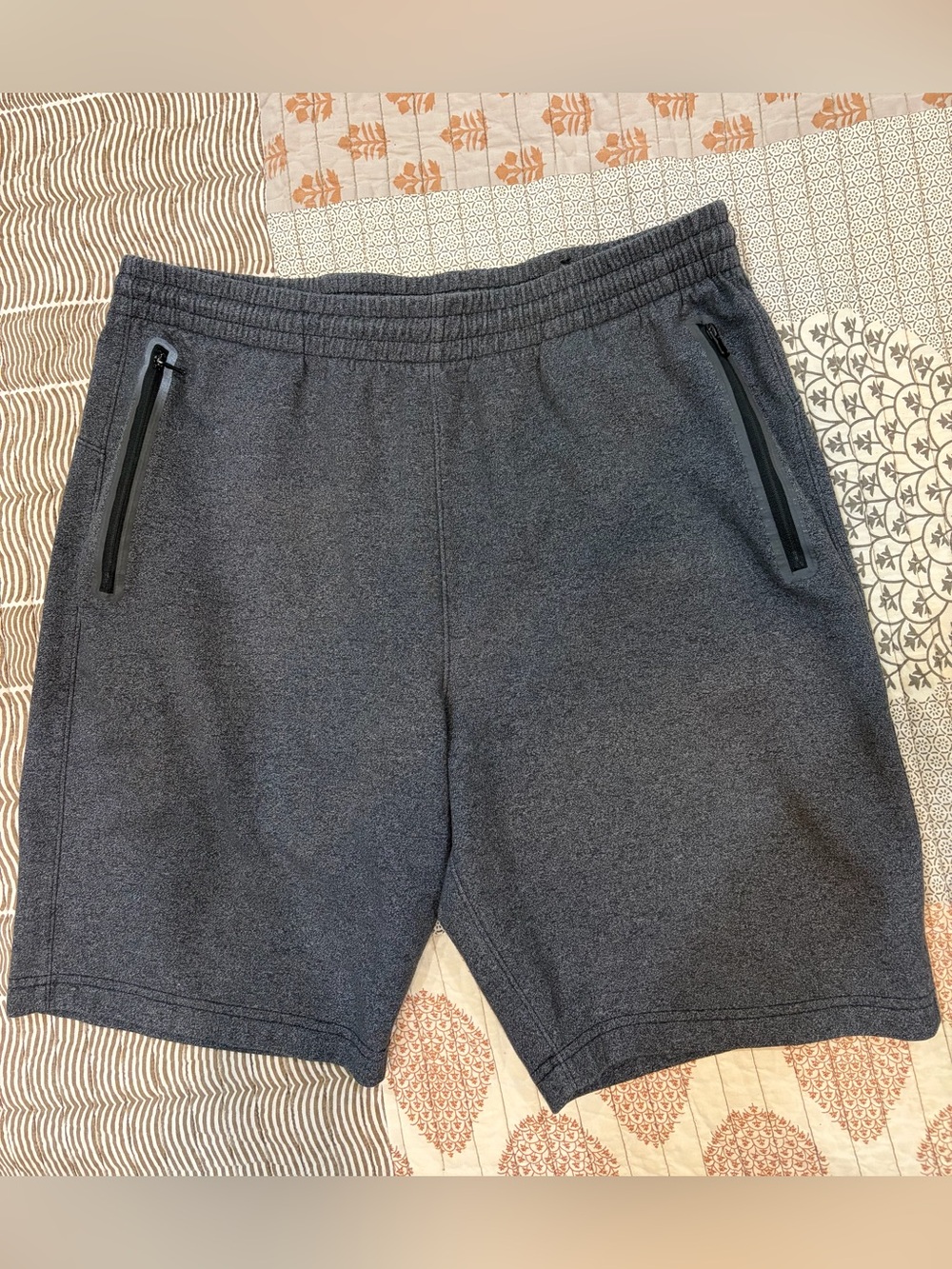 Old Navy Dark Gray Dynamic Fleece Jogger Shorts - 9-inch inseam Men's Large